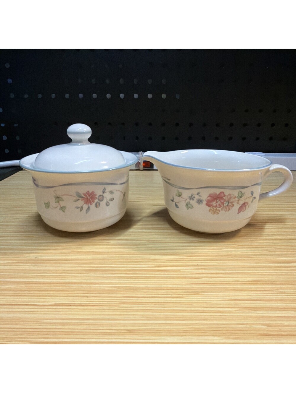 VTG Lenox Chinastone USA Country Cottage COURTYARD creamer & sugar bowl w/lid *